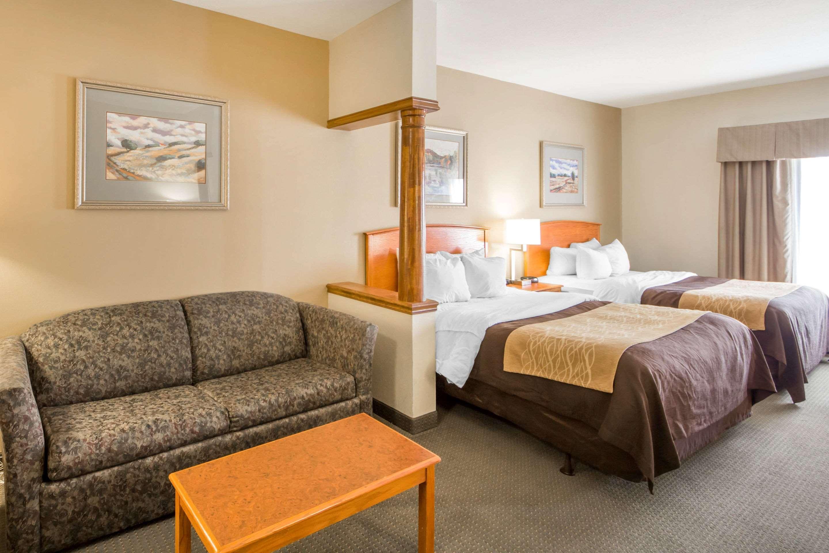 Quality Inn & Suites Midamerica Industrial Park Area Pryor Creek Esterno foto
