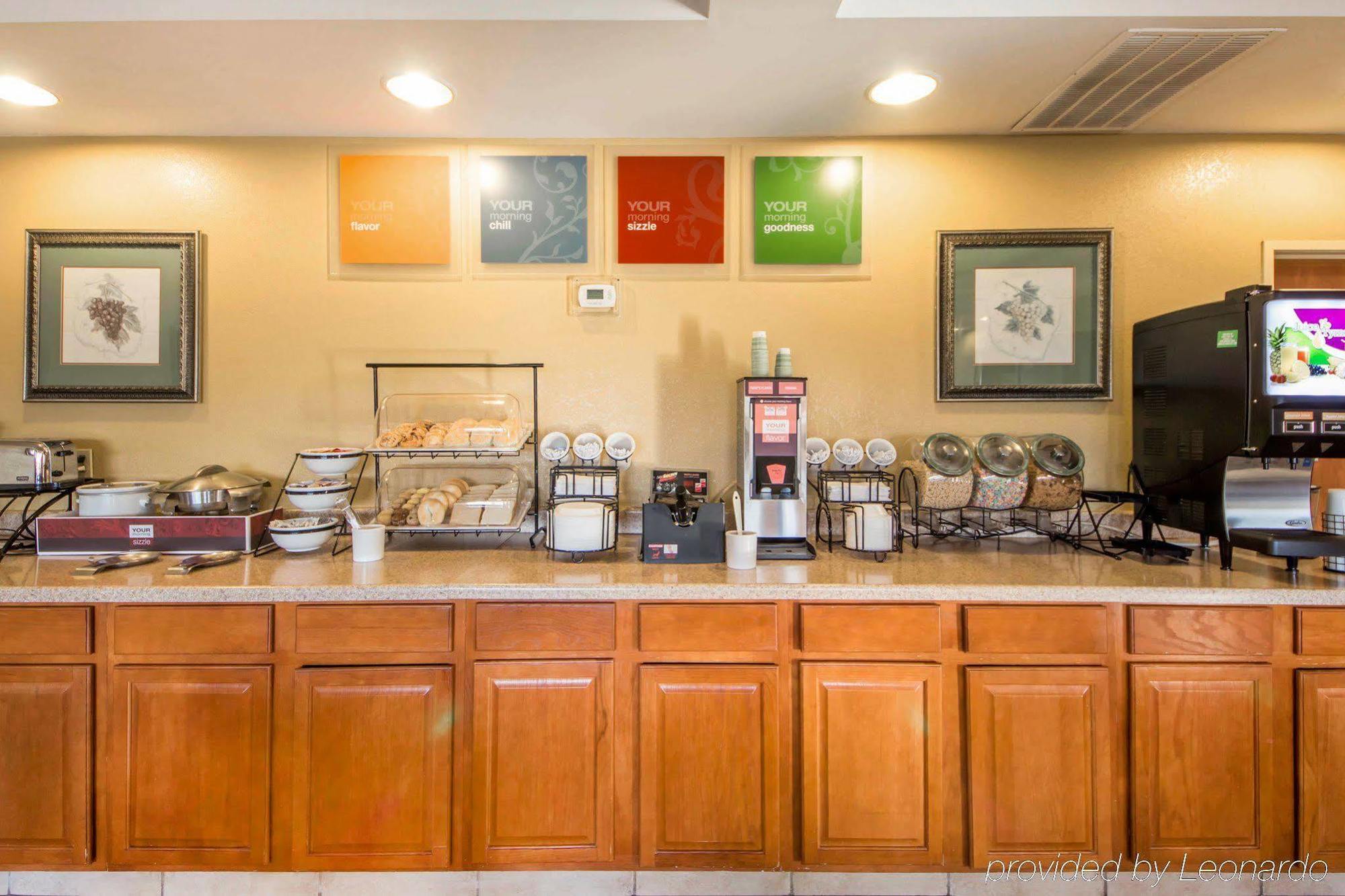 Quality Inn & Suites Midamerica Industrial Park Area Pryor Creek Esterno foto